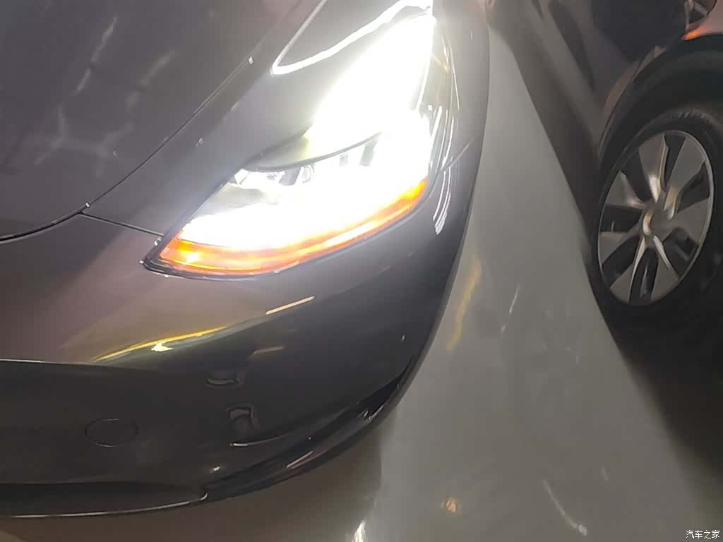 Tesla Model Y, 2022 24