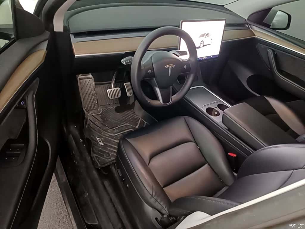 Tesla Model Y, 2022 16