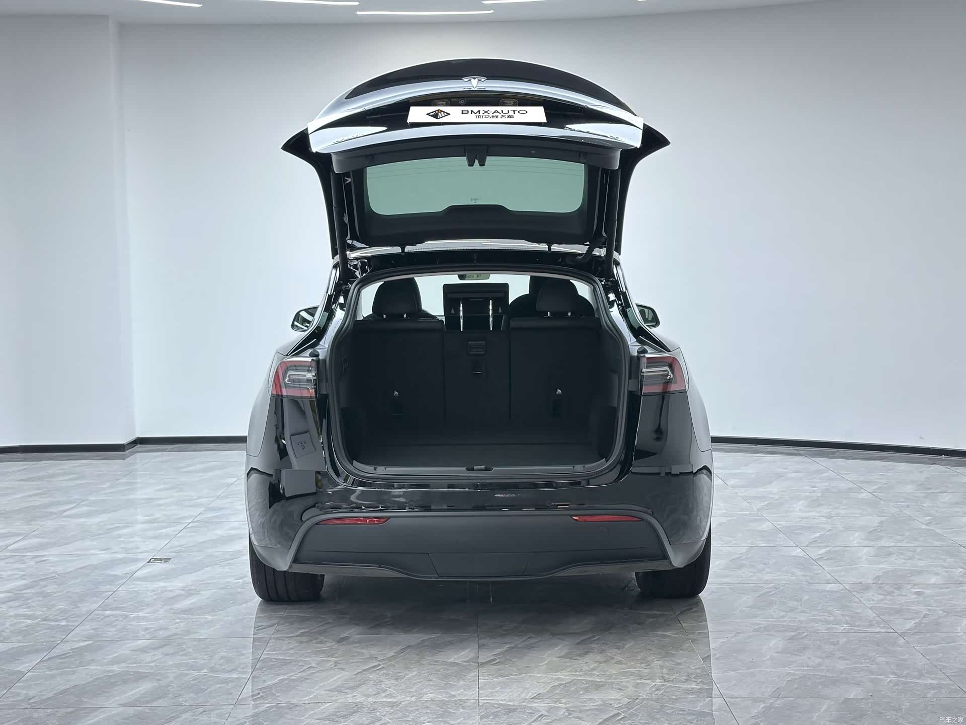 Tesla Model Y, 2023 12