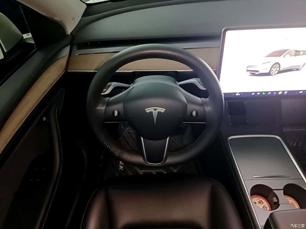 Tesla Model Y, 2022 11