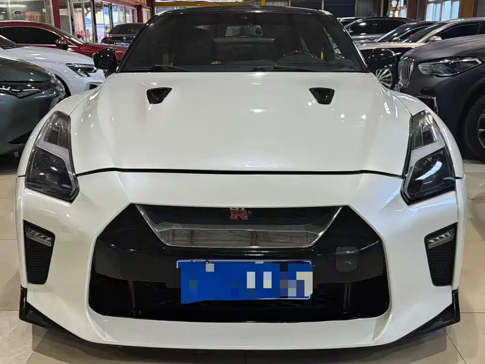 Nissan GT-R
