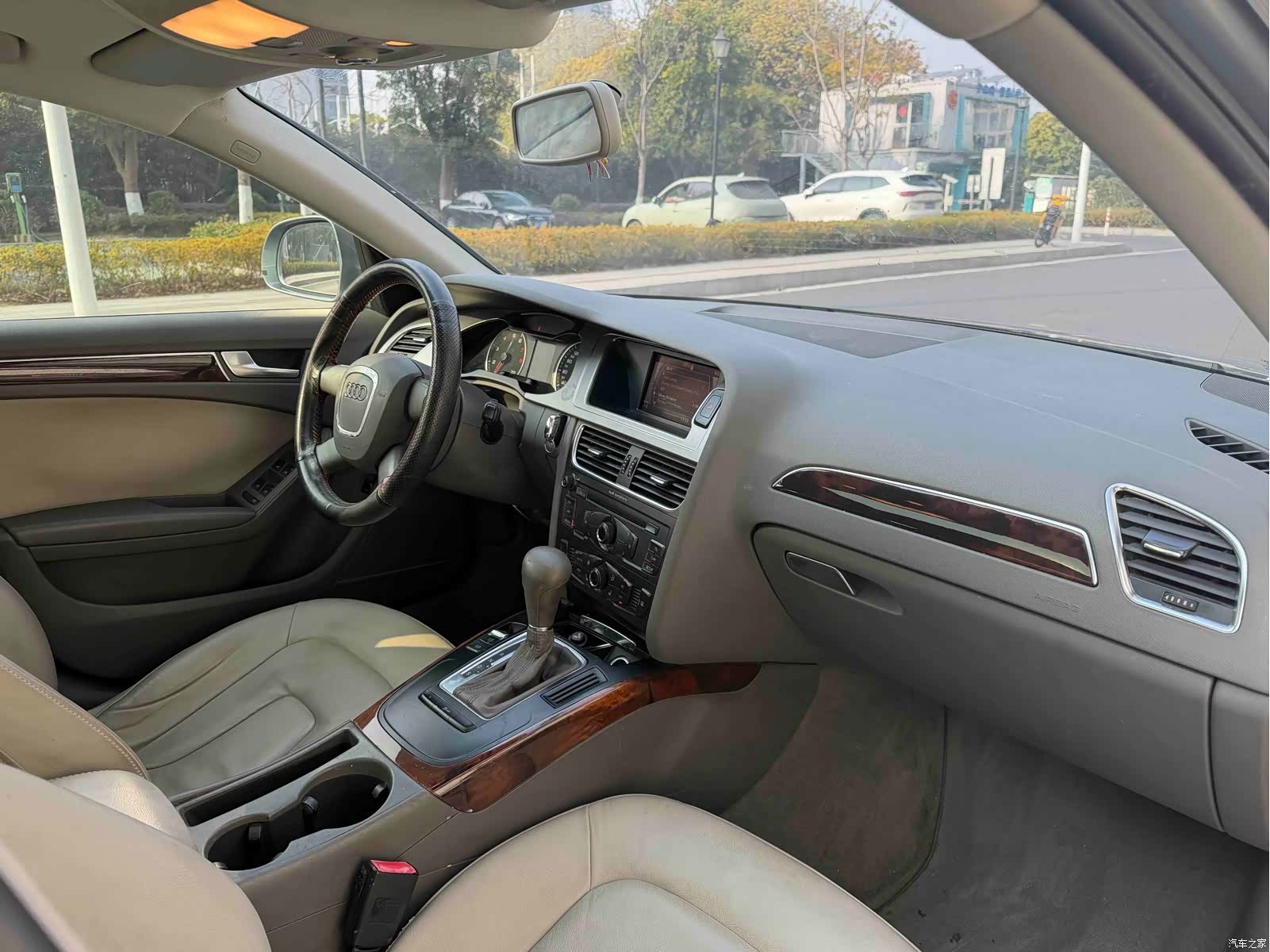 Audi A4L, 2010 11