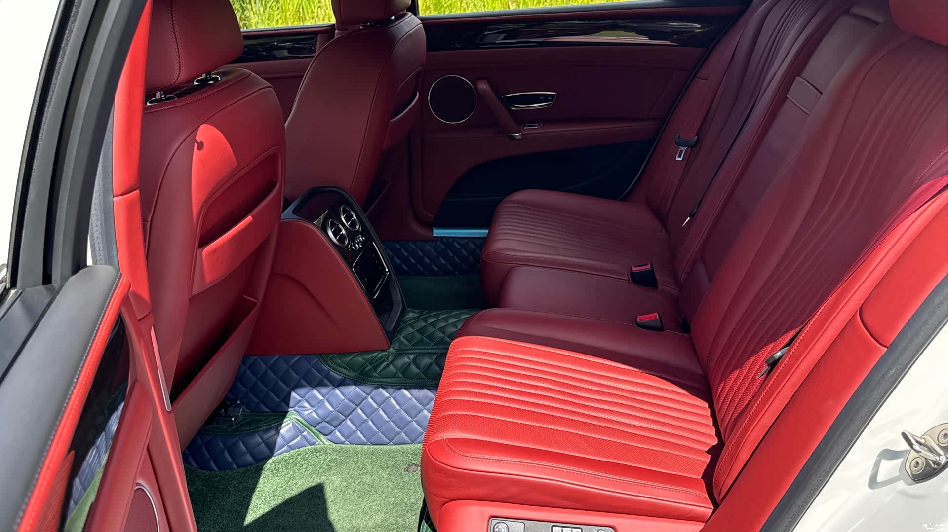 Bentley Flying Spur, 2018 11