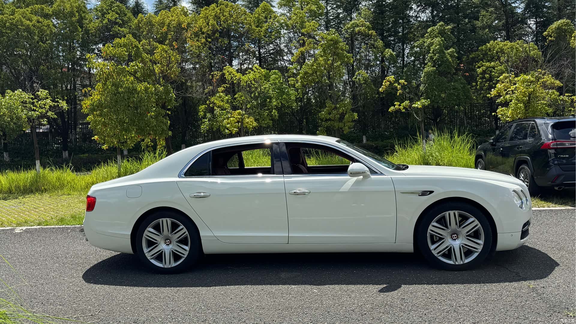 Bentley Flying Spur, 2018 все фото