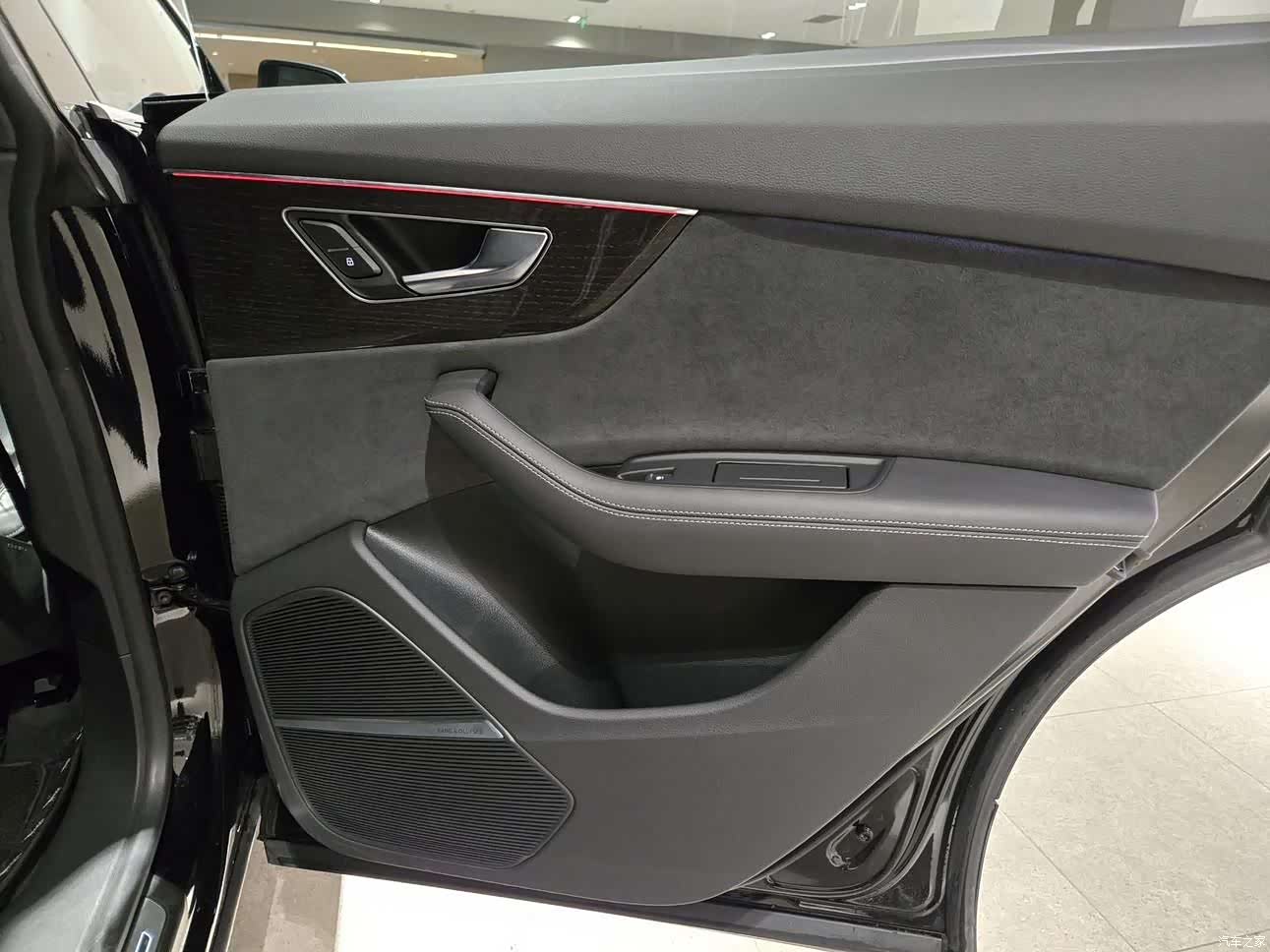 Audi Q8, 2024 19