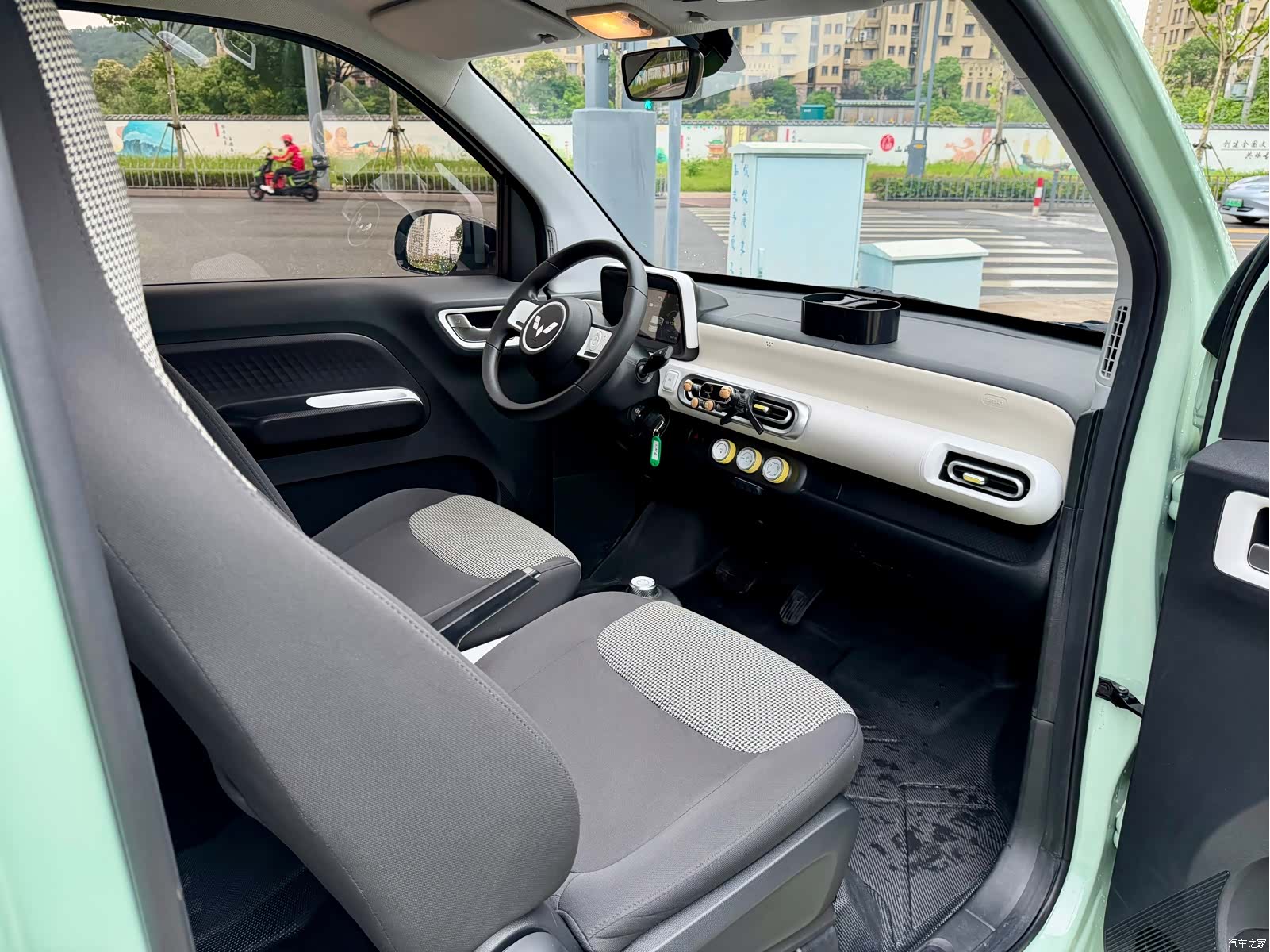 Wuling MINIEV, 2025 13