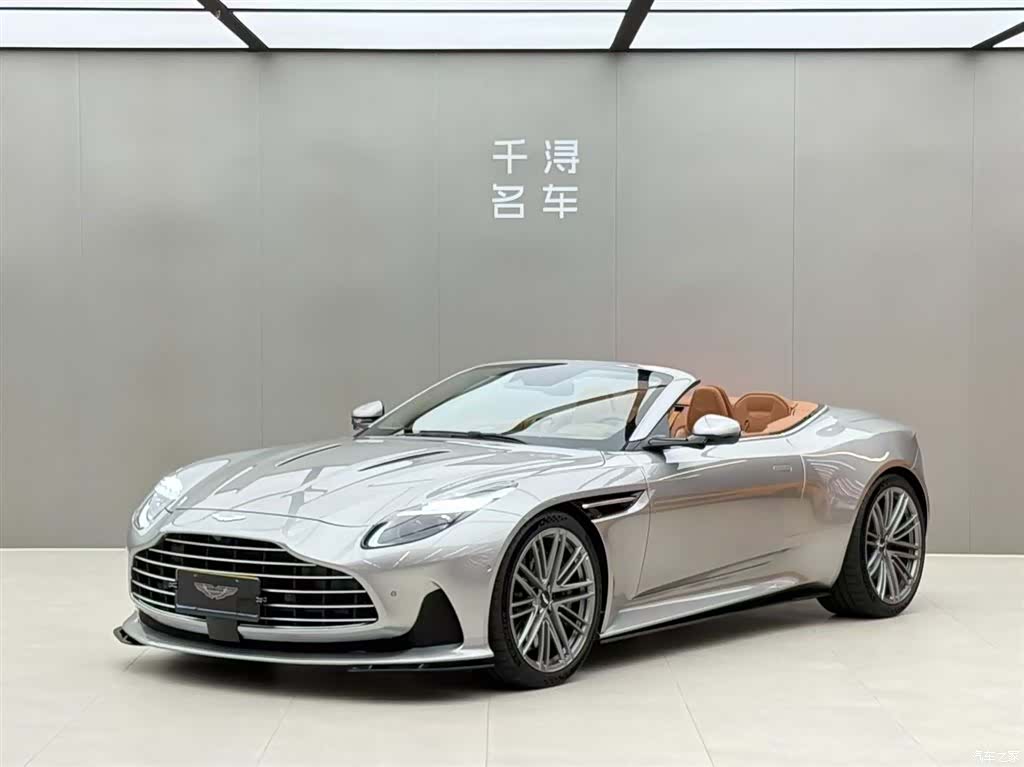 Aston Martin DB12