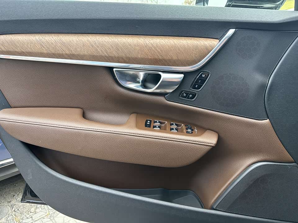 Volvo S90
