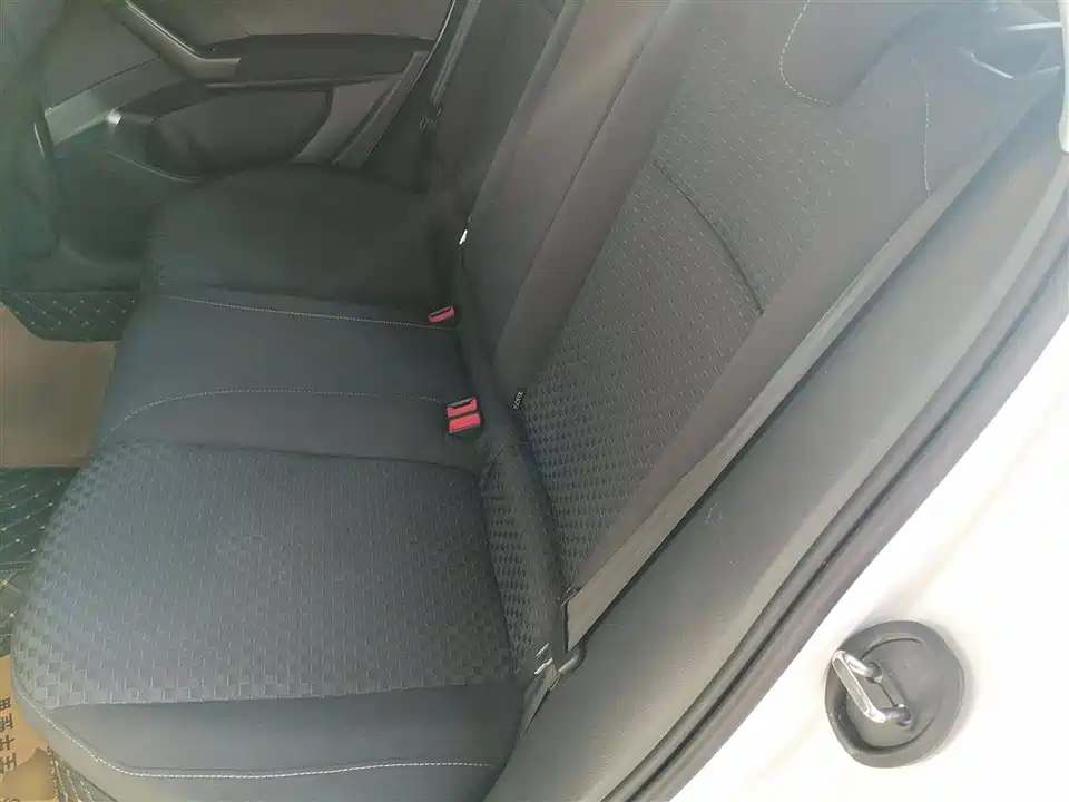 Volkswagen Exploring the shadow