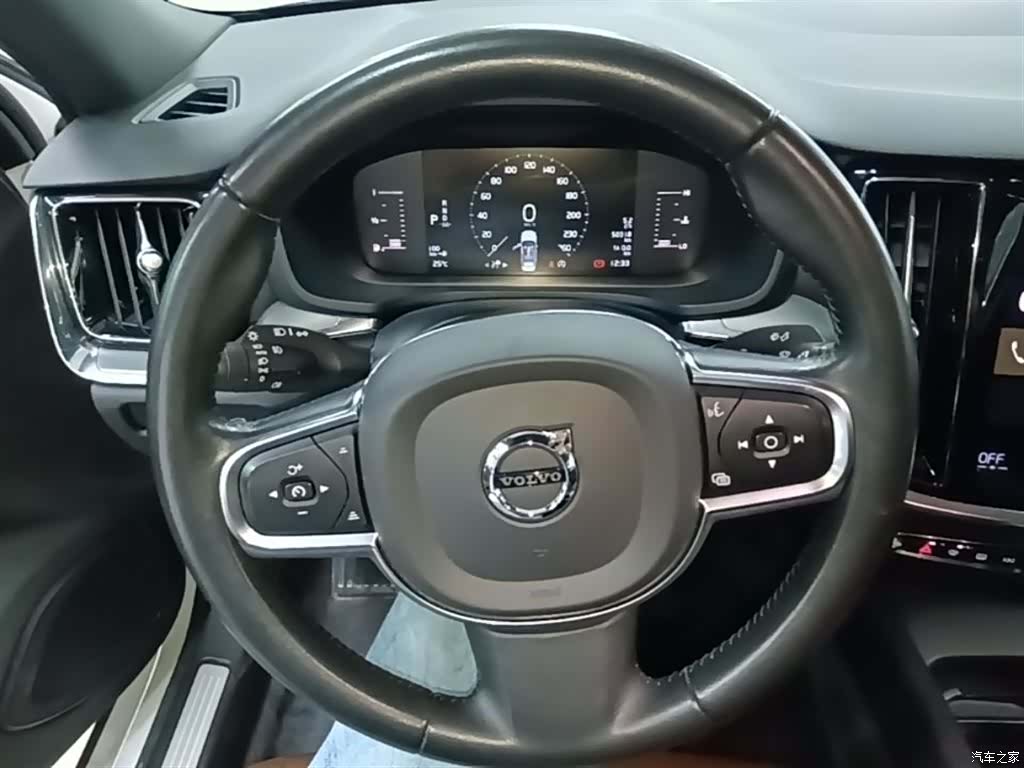 Volvo S60, 2022 11