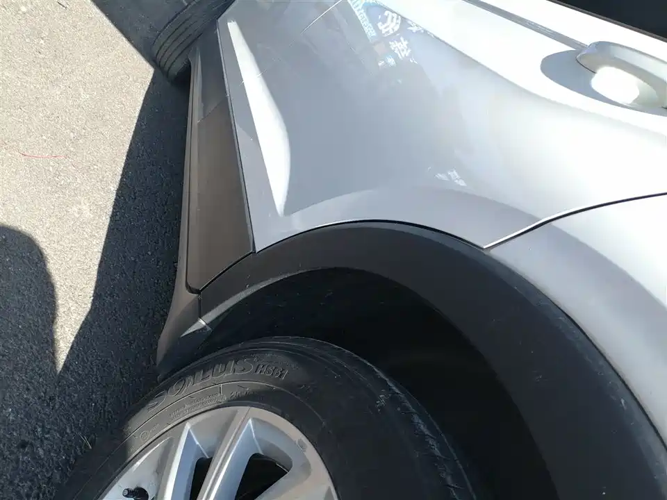 Volkswagen Exploring the shadow