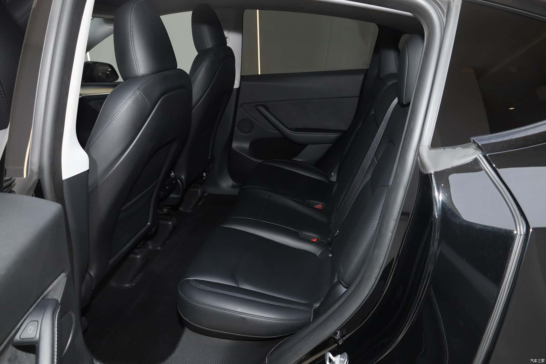 Tesla Model Y, 2023 22