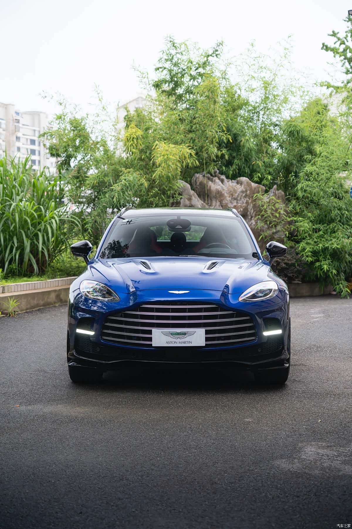 Aston Martin DBX, 2024 2