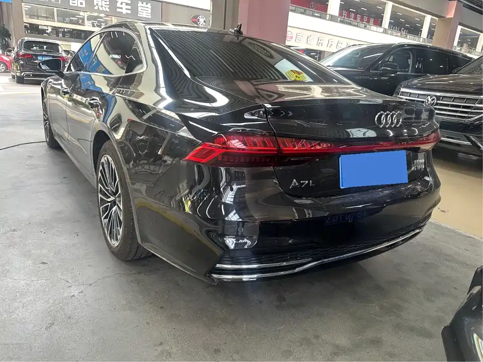 Audi A7L