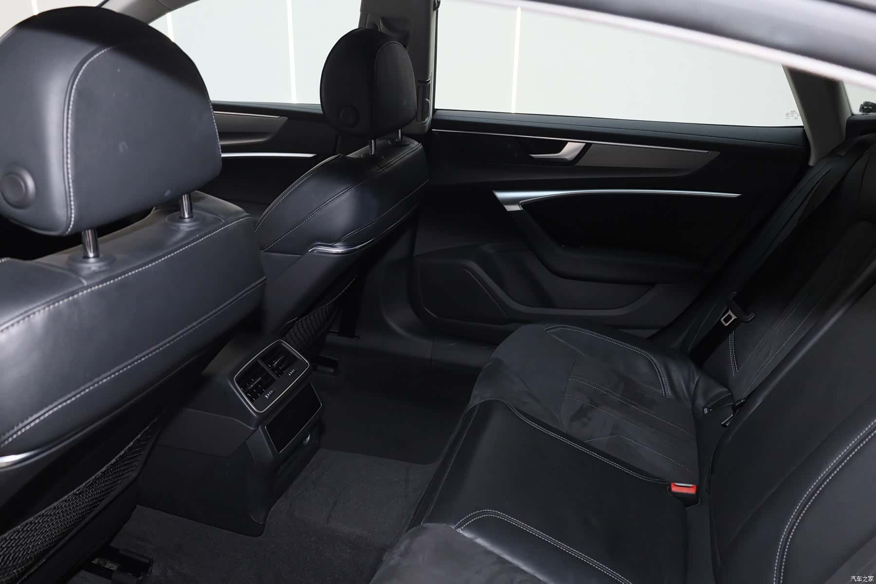 Audi A7L, 2024 9