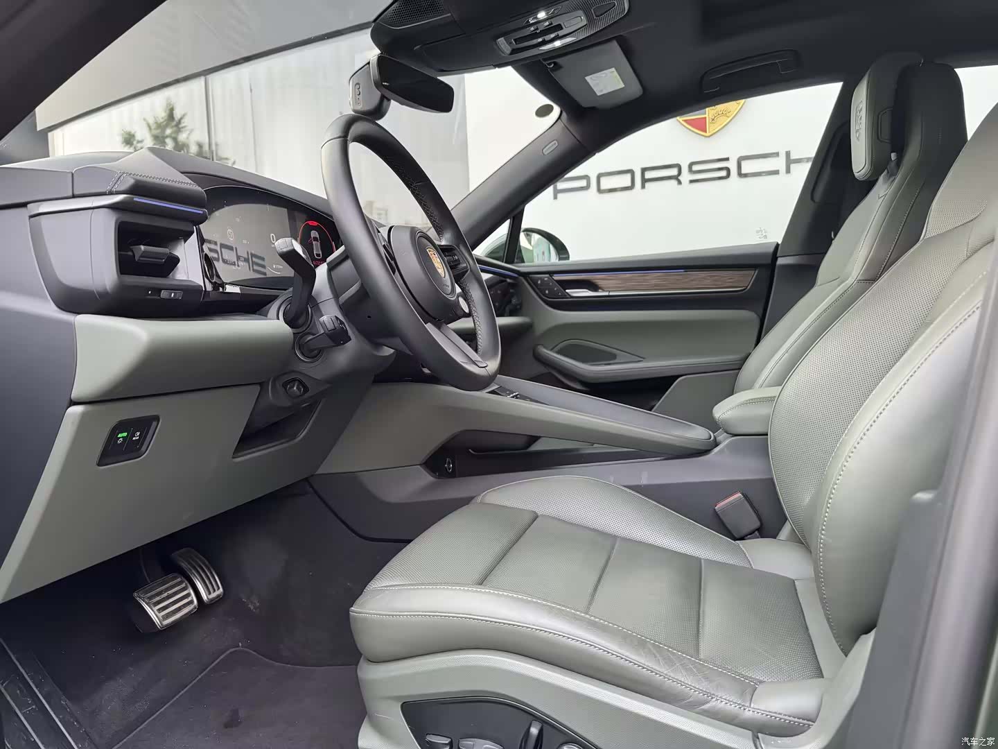 Porsche Macan, 2025 14