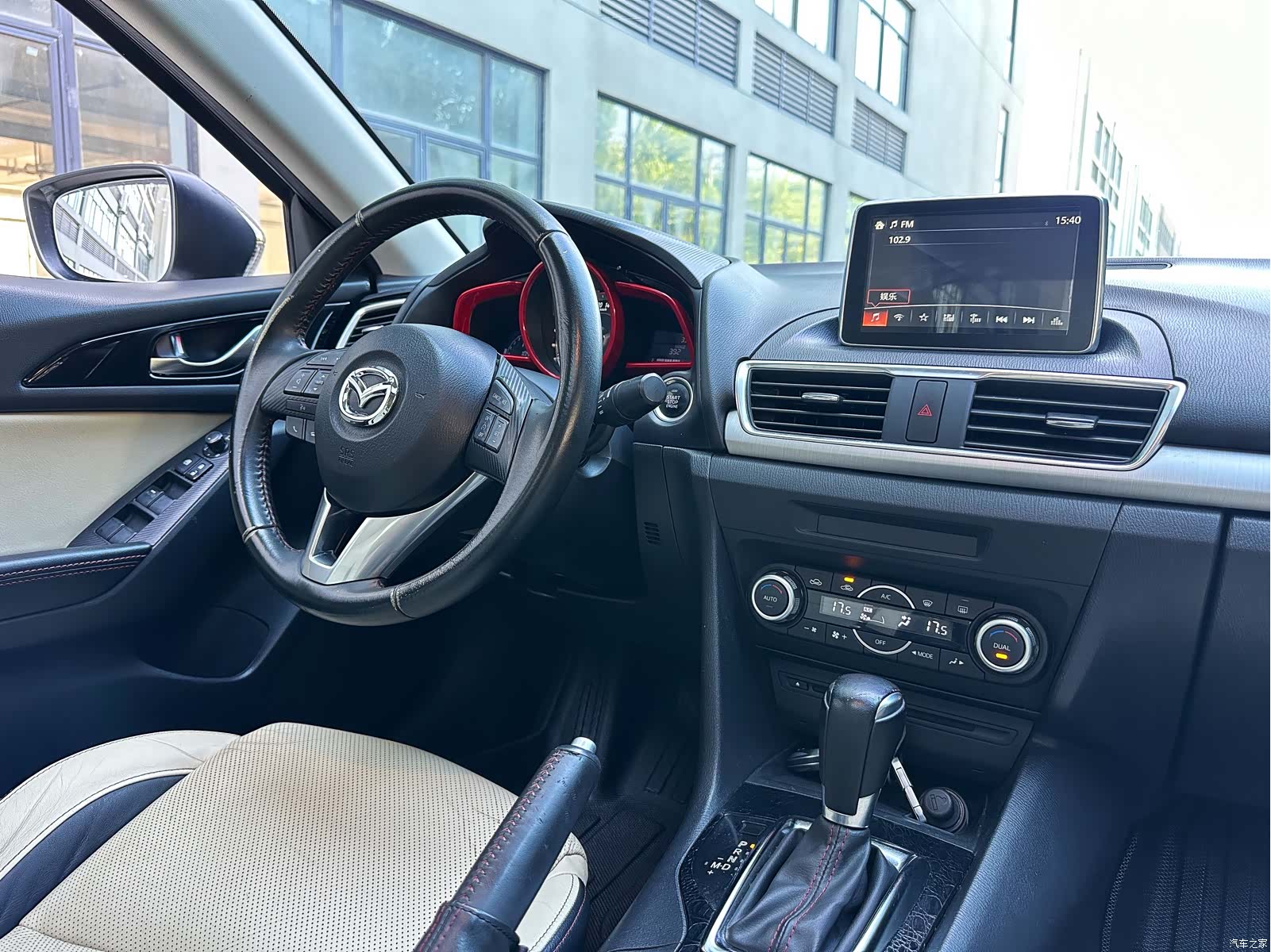 Mazda Mazda3, 2015 7