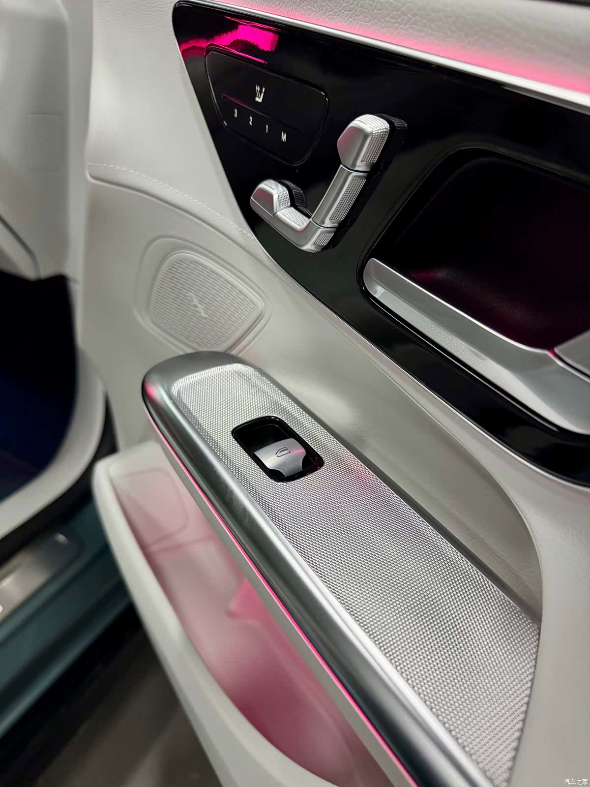 Mercedes-Benz EQE, 2025 14