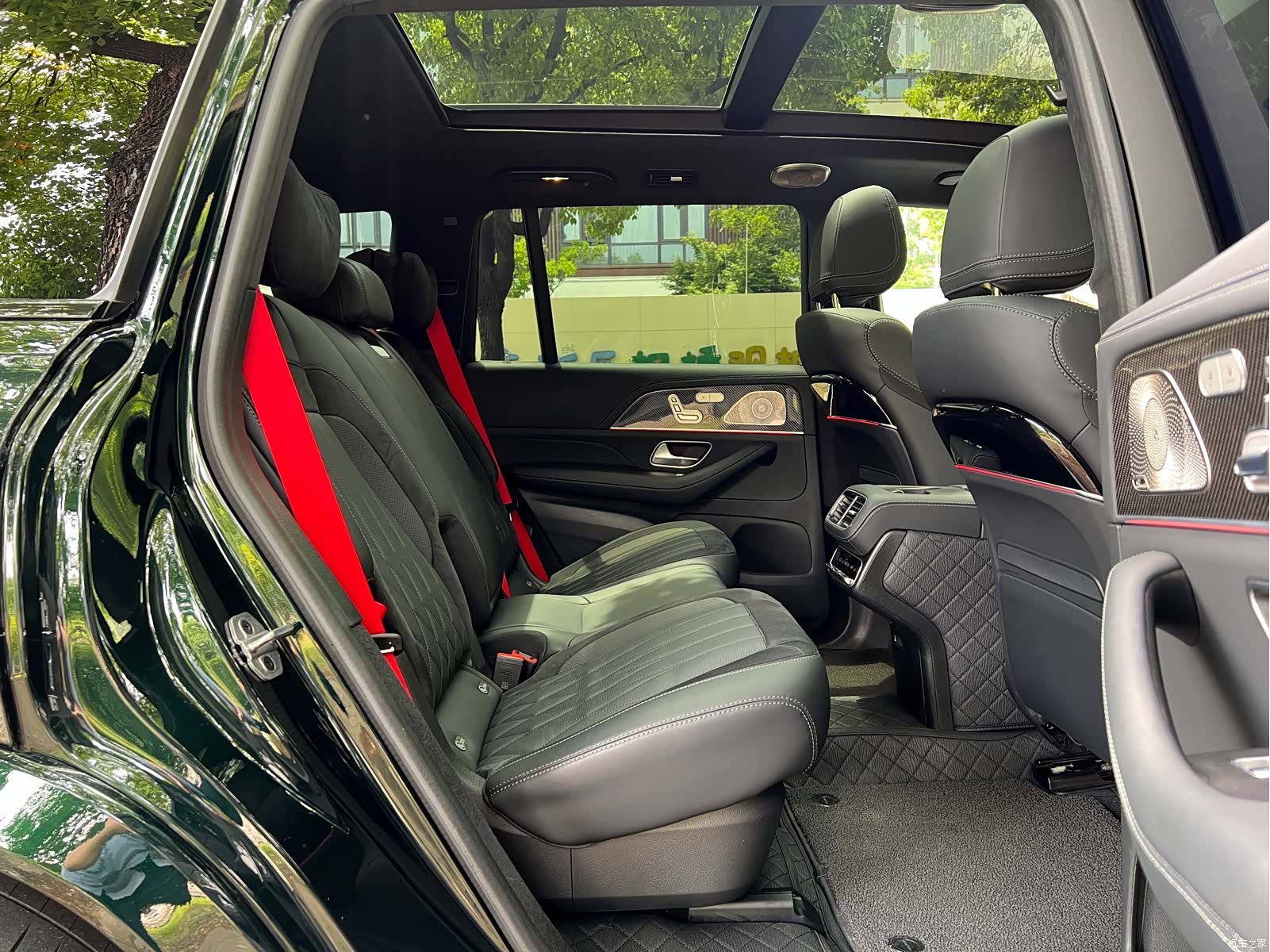 Mercedes-Benz GLS, 2024 12