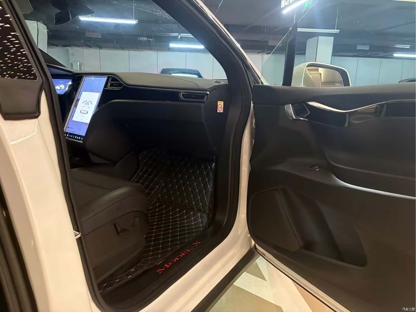 Tesla Model X, 2017 15