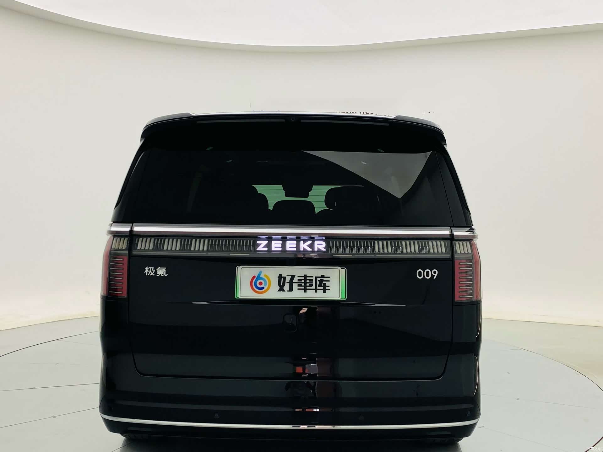 Zeekr 009, 2024 6