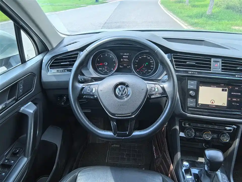 Volkswagen Tiguan L