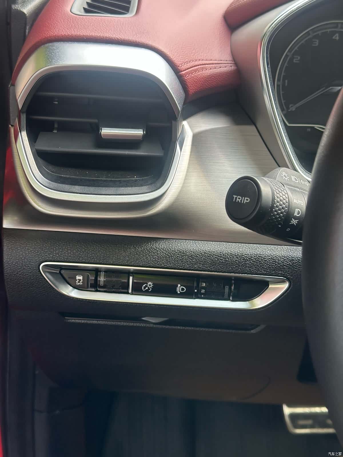Geely Coolray, 2020 27