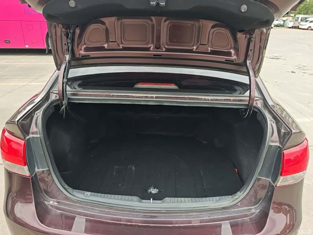 Kia GLS, 2014 19