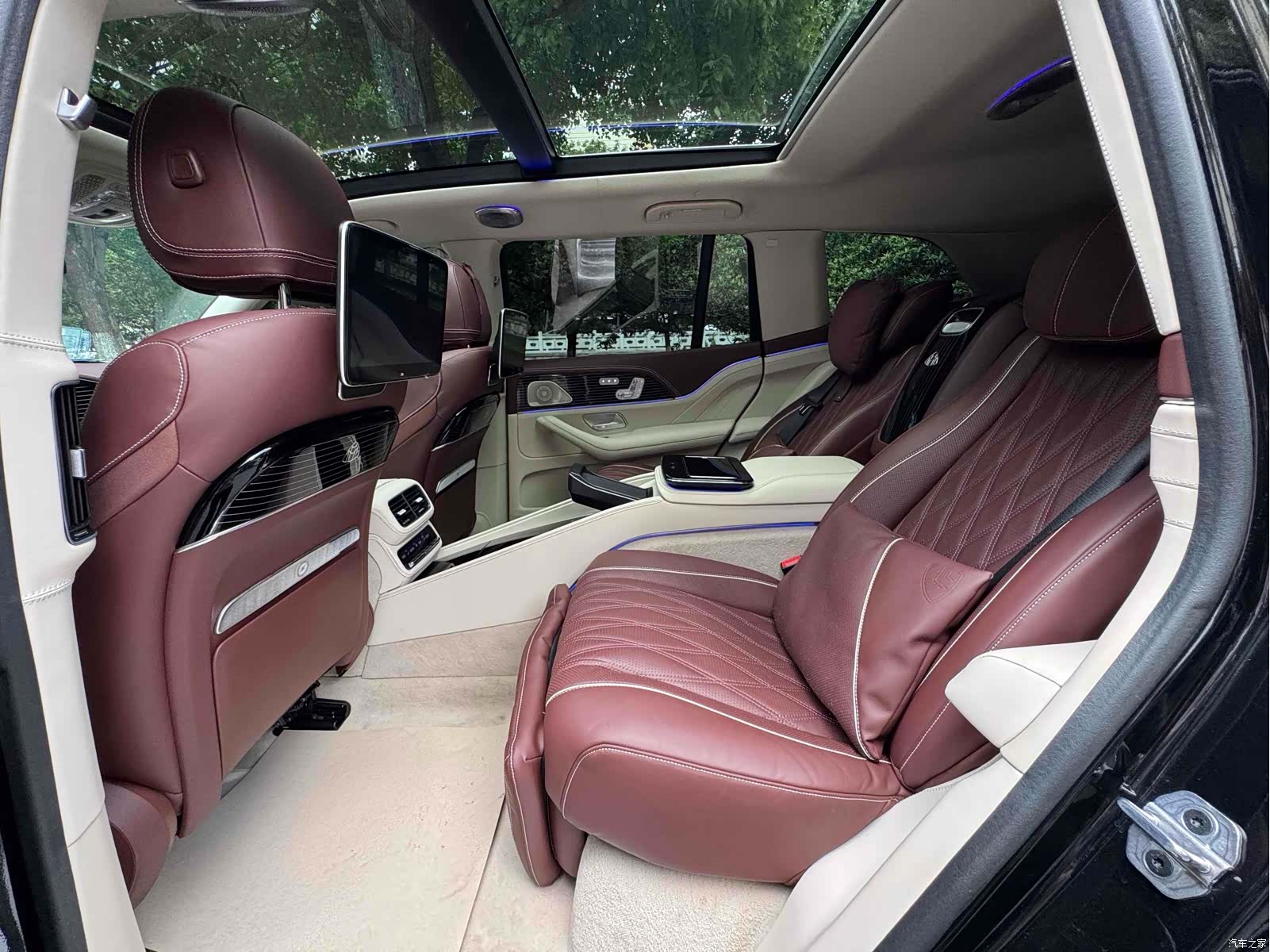 Mercedes-Benz GLS, 2026 8
