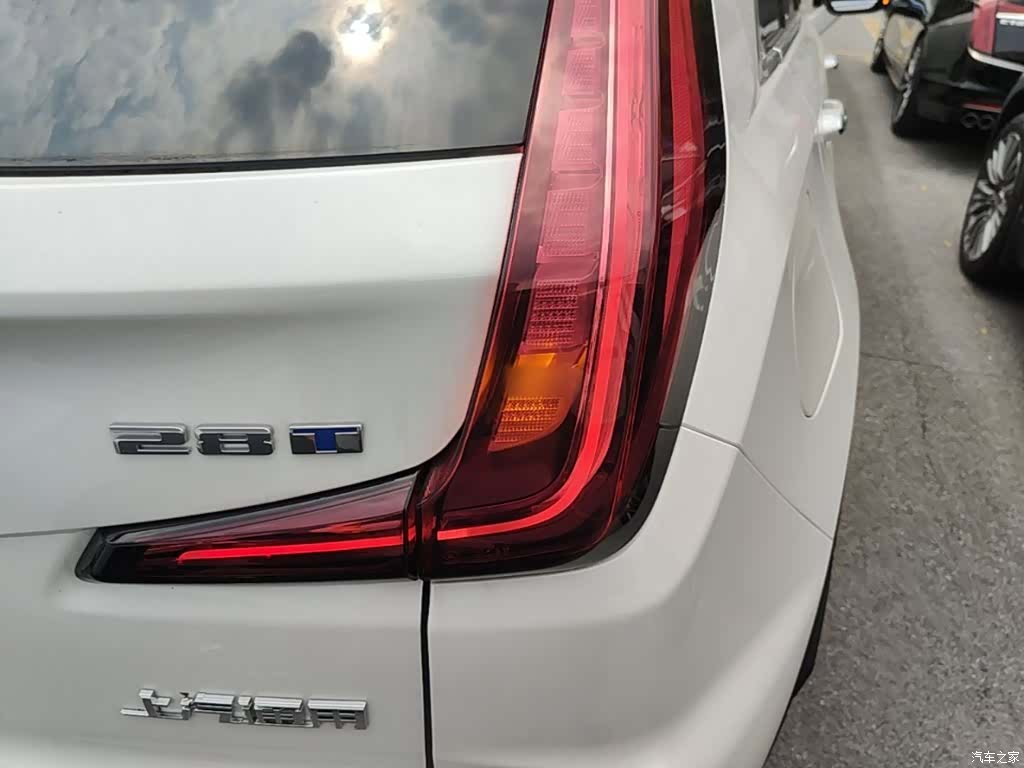 Cadillac XT4, 2023 8