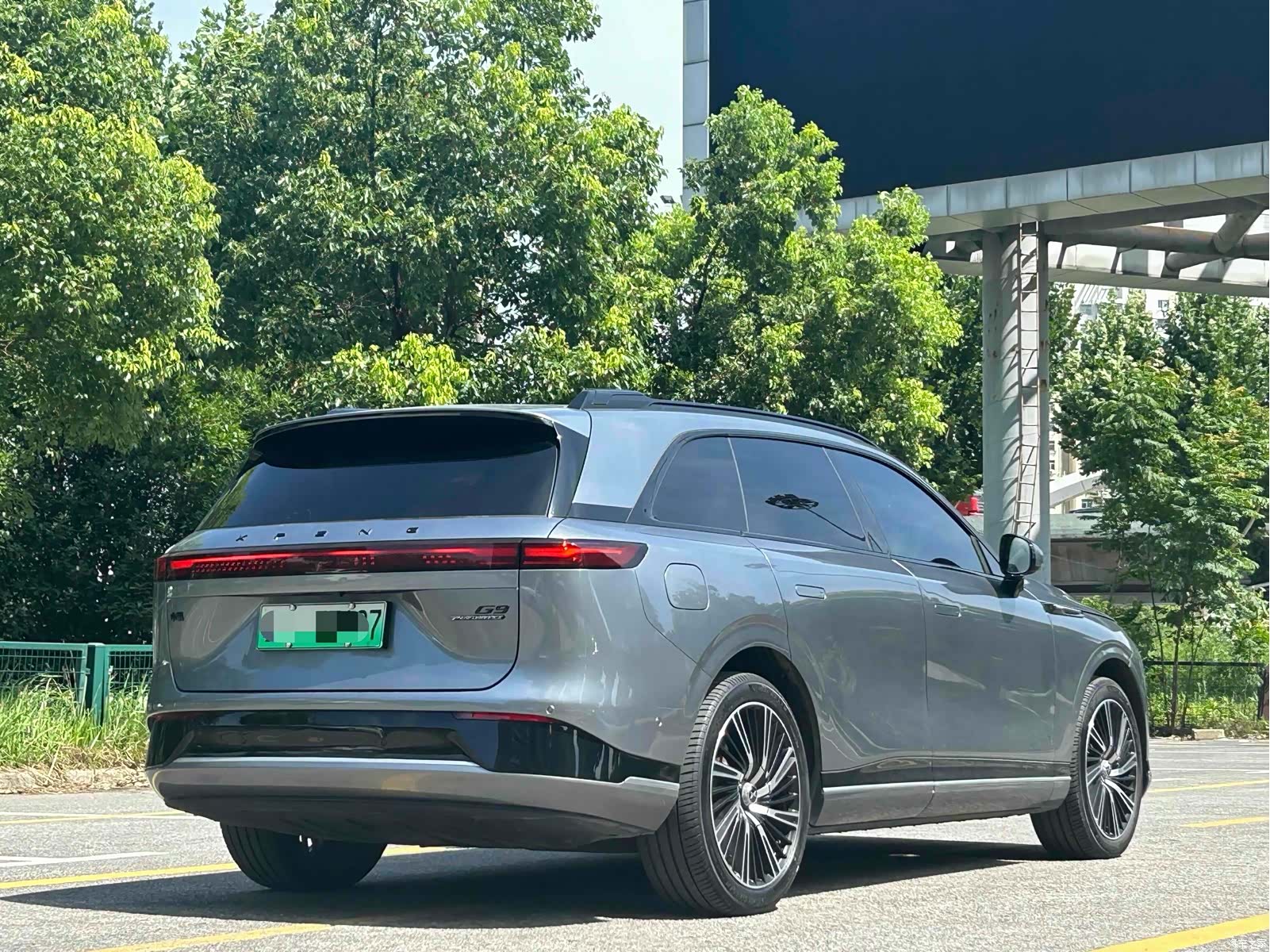 Xpeng G9, 2022 9