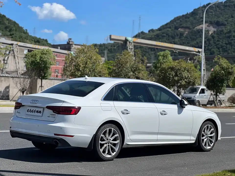 Audi A4L