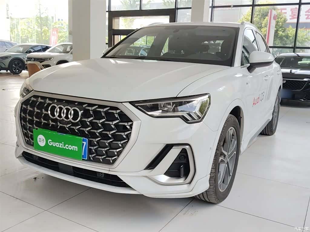 Audi Q3, 2025 1
