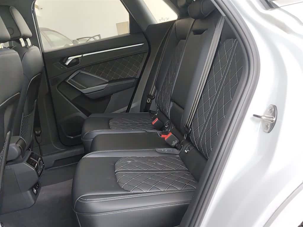 Audi Q3, 2025 17