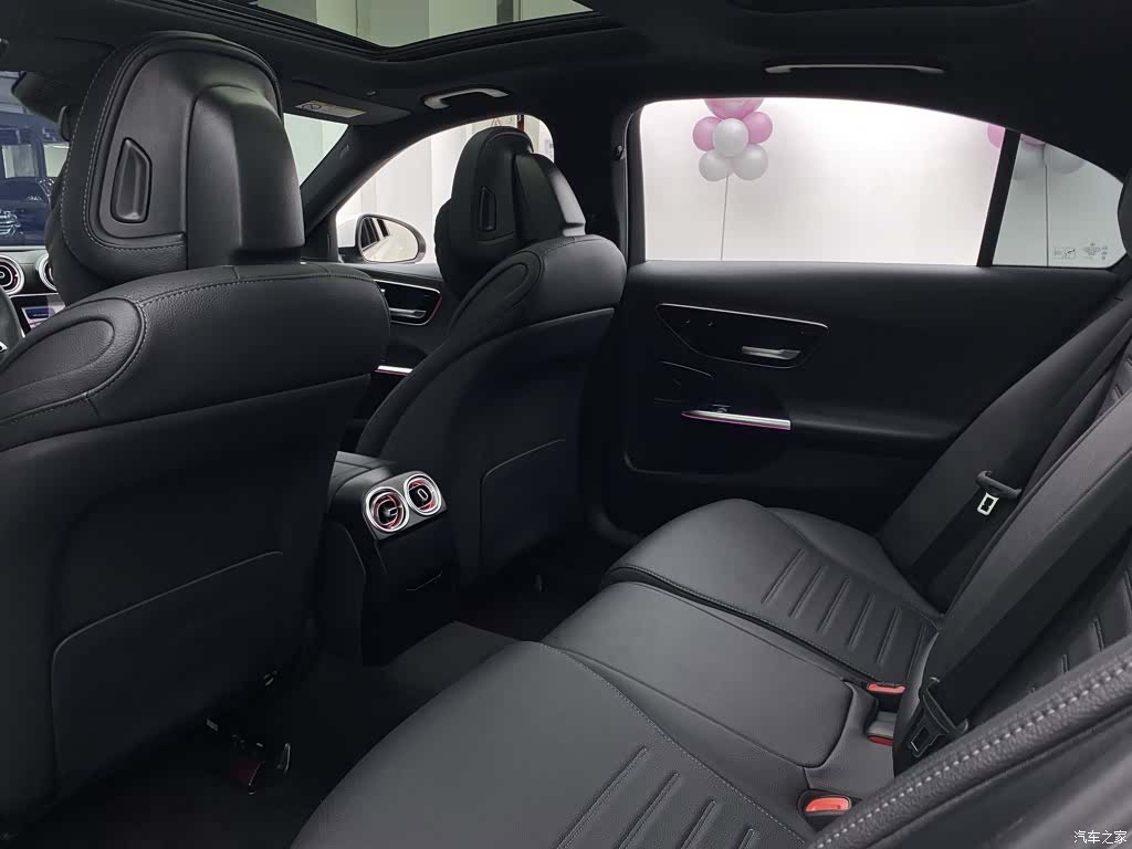 Mercedes-Benz C-Class, 2024 6