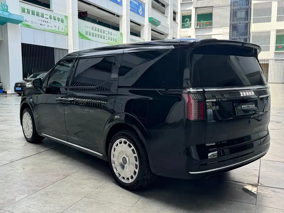 Zeekr 009