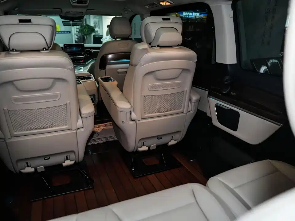 Mercedes-Benz V-class