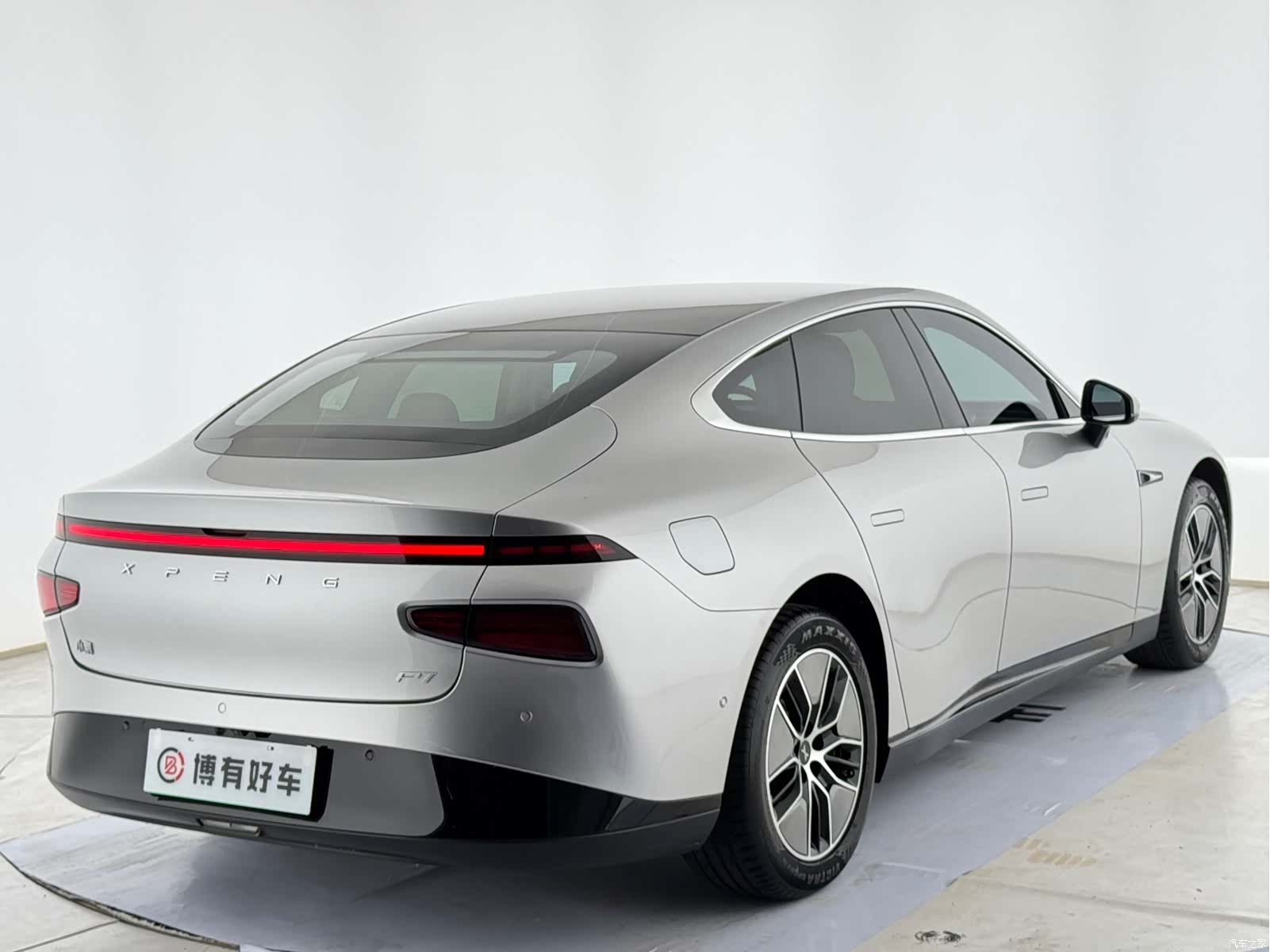 Xpeng P7, 2023 14