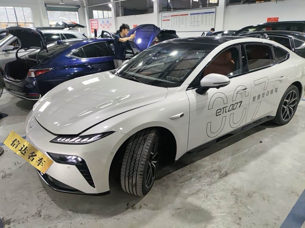 Dongfeng eπ007