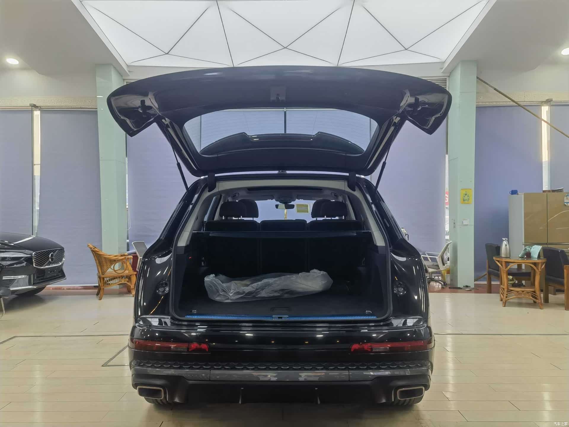 Audi Q7, 2024 14