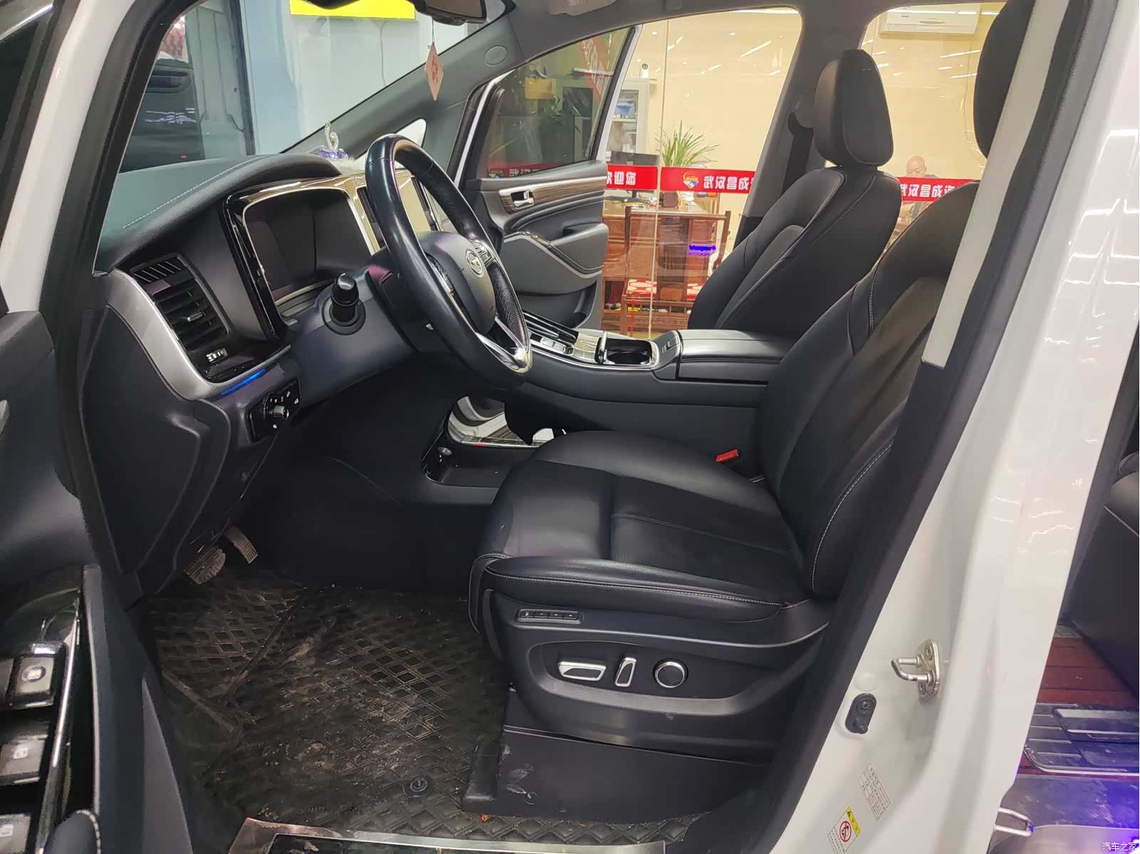 Trumpchi M8, 2022 все фото