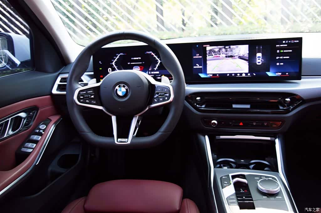 BMW 3 Series, 2025 12