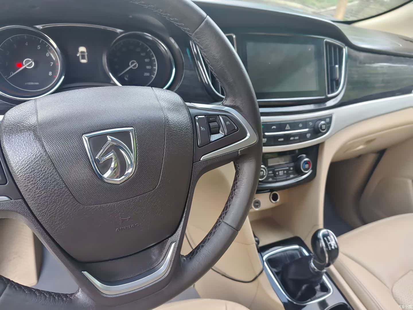 Wuling 730, 2016 6