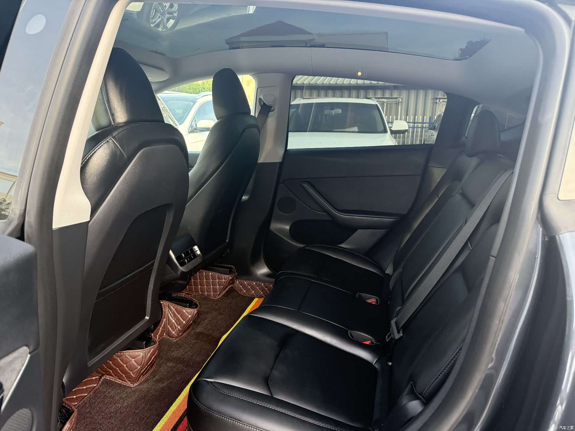 Tesla Model Y, 2024 9