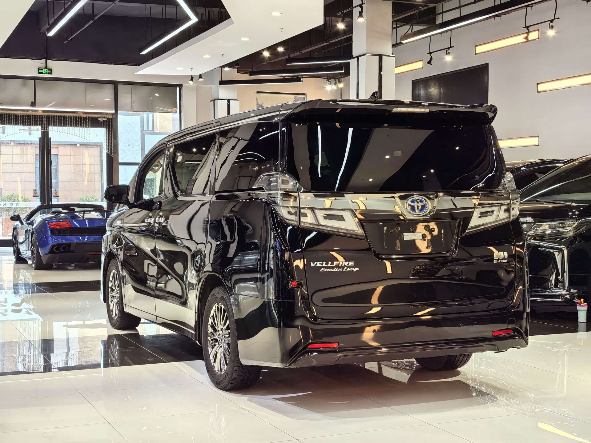 Toyota Vellfire, 2021 8