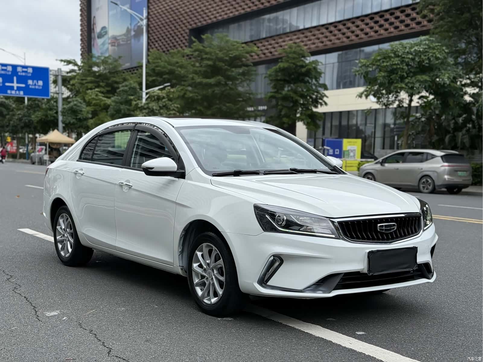 Geely Emgrand, 2021 3