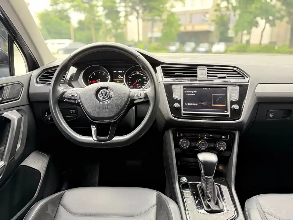 Volkswagen Tiguan L