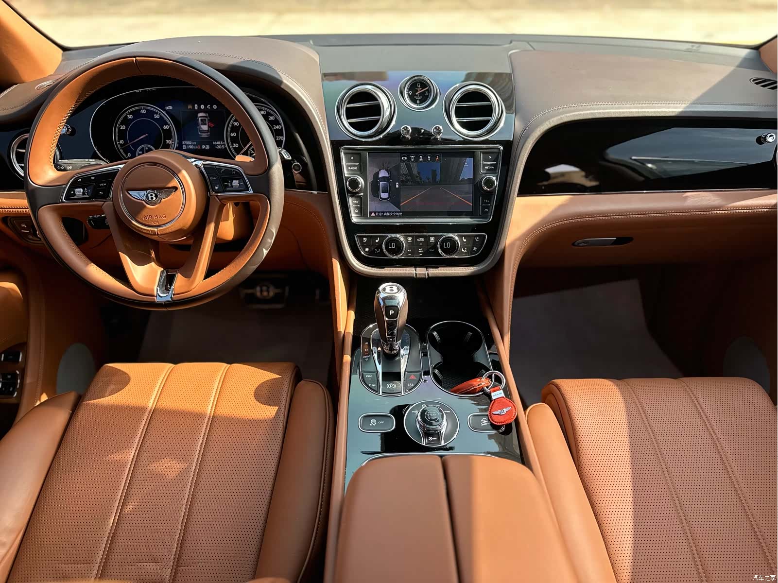 Bentley Bentayga, 2020 все фото