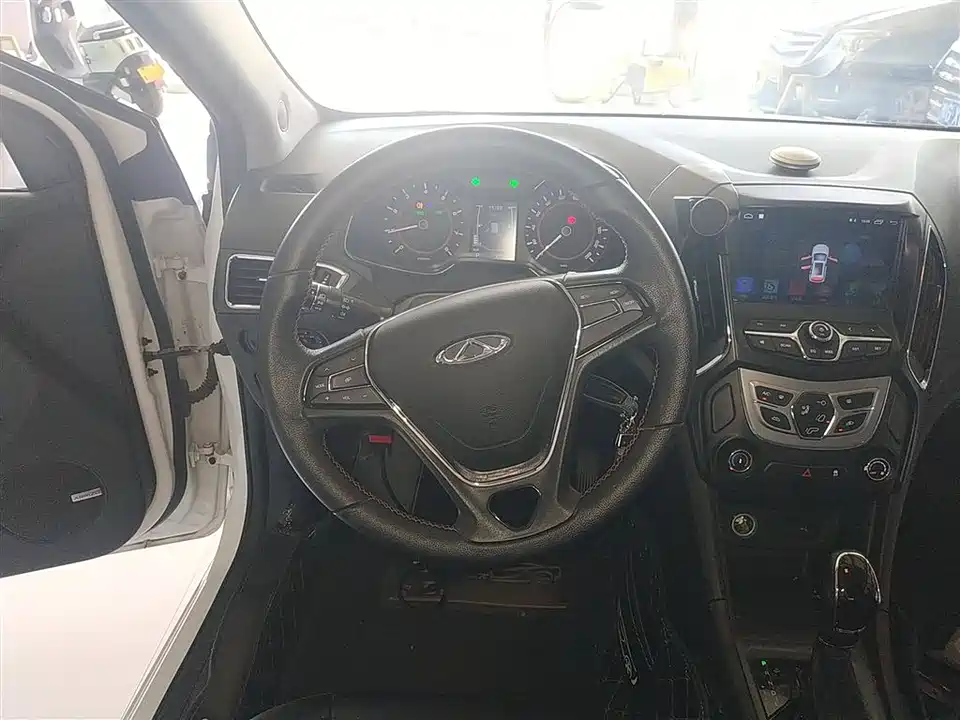 Chery Arrizo 5