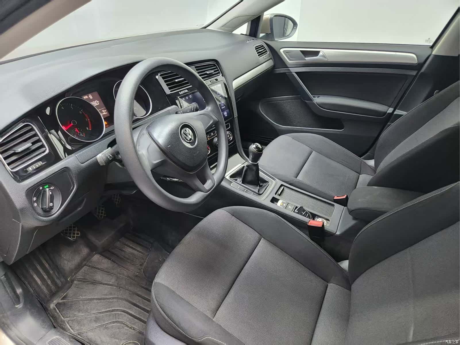 Volkswagen Golf, 2018 все фото